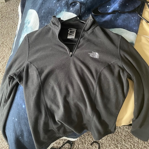 North face half zip up - Picture 3 of 3
